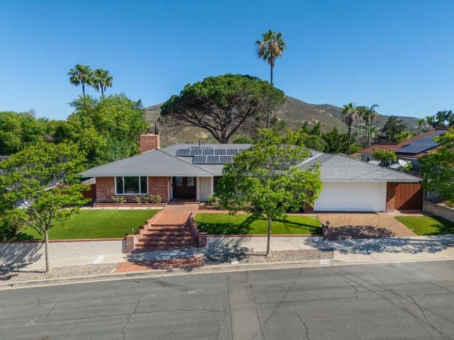 7634 Flag Lake, San Diego, CA 92119