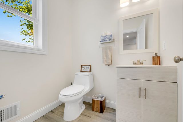 53 COGER ST, Saddle Brook, NJ 07663