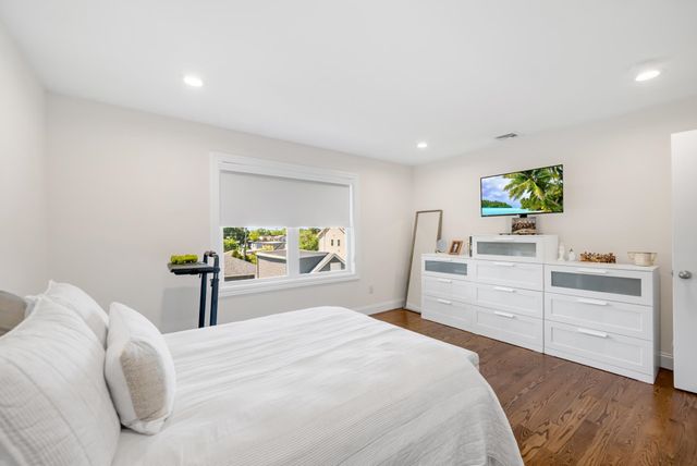 53 COGER ST, Saddle Brook, NJ 07663