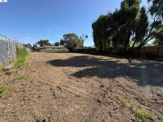 1 st NE 1 Street, Richmond, CA 94801