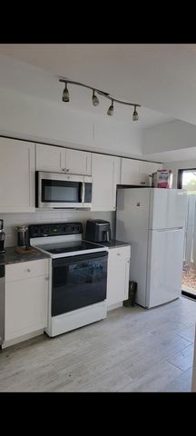 5647 SUMMER SIDE LANE 41A, Sarasota, FL 34231