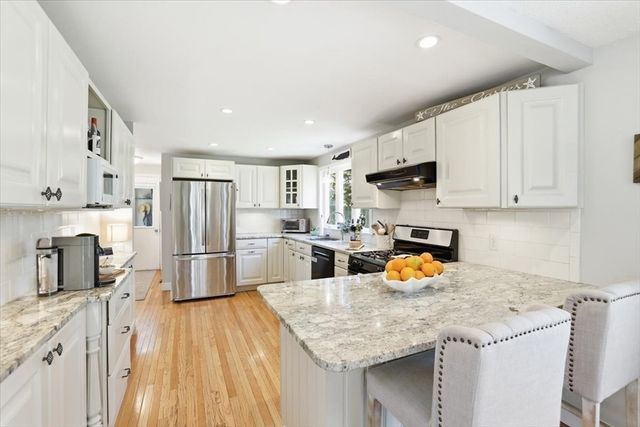6 Stonefield Drive, Sandwich, MA 02537