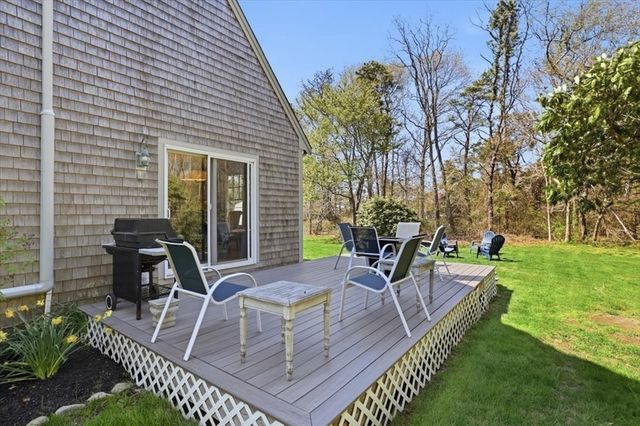 6 Stonefield Drive, Sandwich, MA 02537