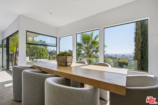 6390 Quebec Drive, Los Angeles, CA 90068