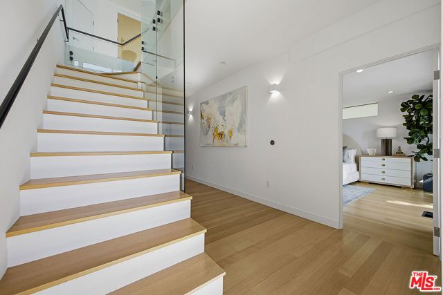 6390 Quebec Drive, Los Angeles, CA 90068