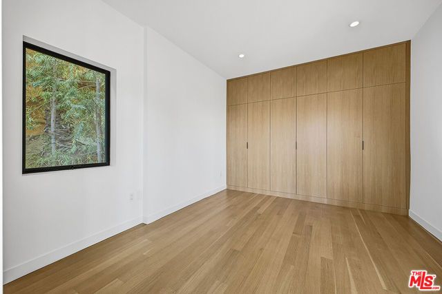 6390 Quebec Drive, Los Angeles, CA 90068