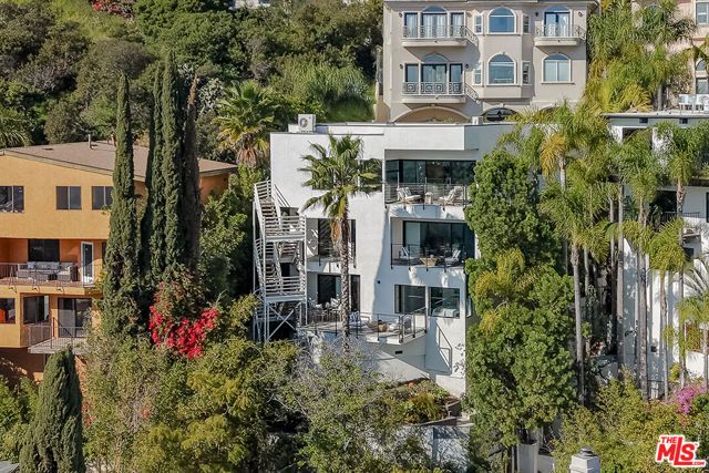 6390 Quebec Drive, Los Angeles, CA 90068