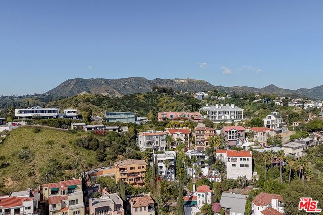 6390 Quebec Drive, Los Angeles, CA 90068