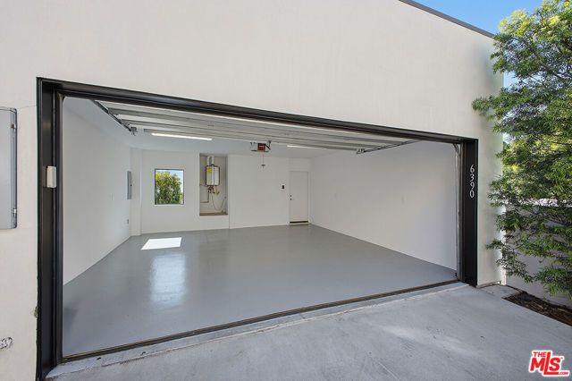 6390 Quebec Drive, Los Angeles, CA 90068