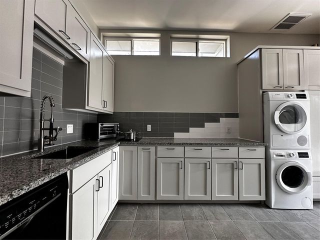 914 E 39th ST 2, Austin, TX 78751