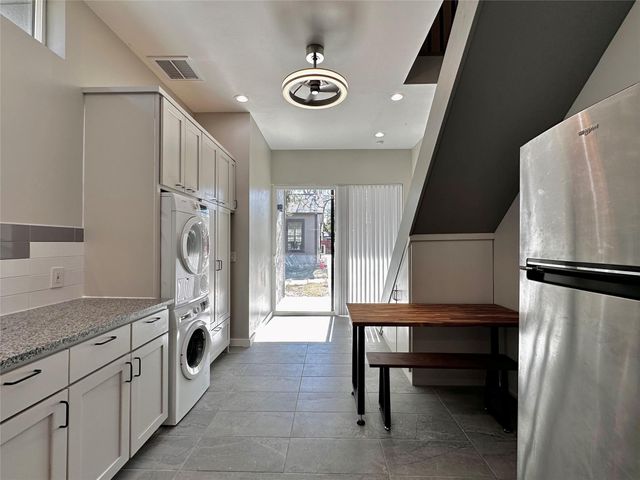 914 E 39th ST 2, Austin, TX 78751