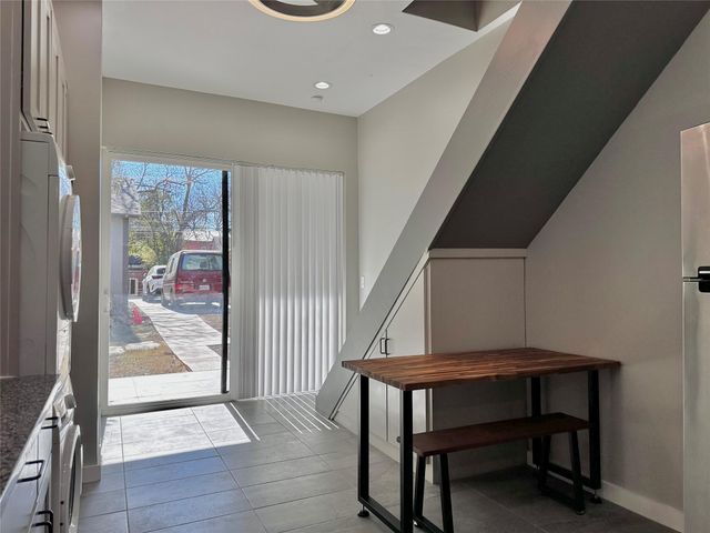 914 E 39th ST 2, Austin, TX 78751