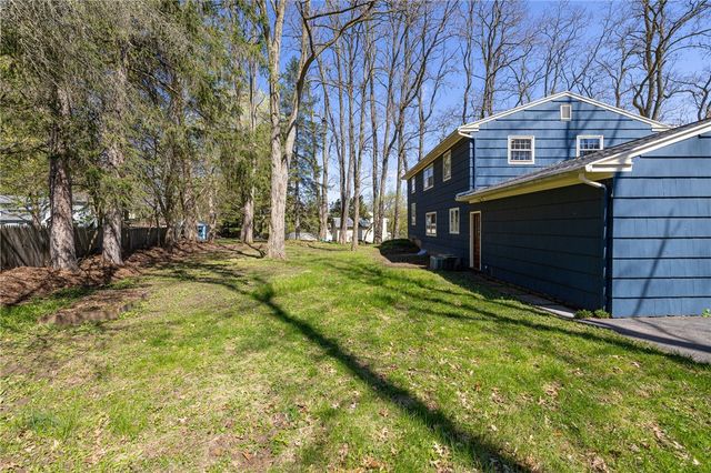 19 Laureldale Drive, Pittsford, NY 14534