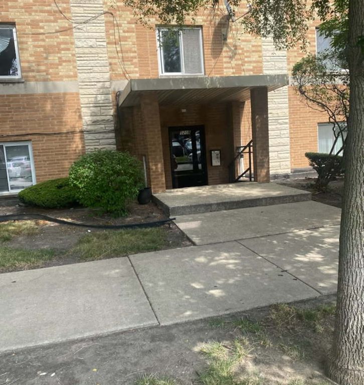 5209 S Leclaire Avenue 3B, Chicago, IL 60638