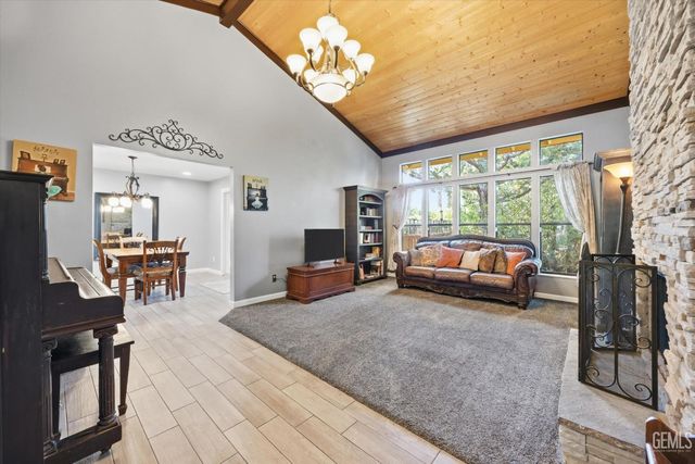 5921 Margaret Court, Bakersfield, CA 93306