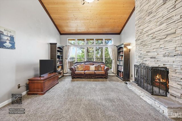 5921 Margaret Court, Bakersfield, CA 93306