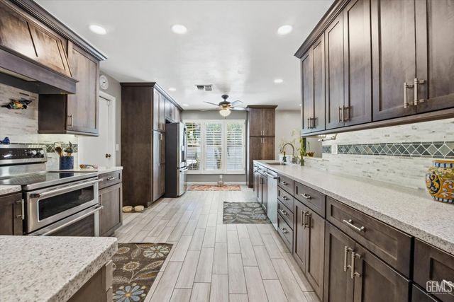 5921 Margaret Court, Bakersfield, CA 93306