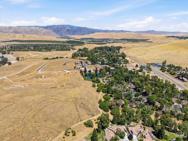 5921 Margaret Court, Bakersfield, CA 93306