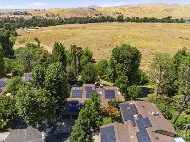 5921 Margaret Court, Bakersfield, CA 93306