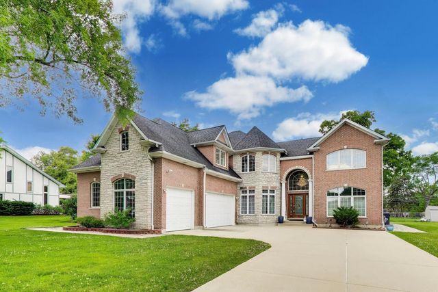 810 N MAPLE Street, Prospect Heights, IL 60070