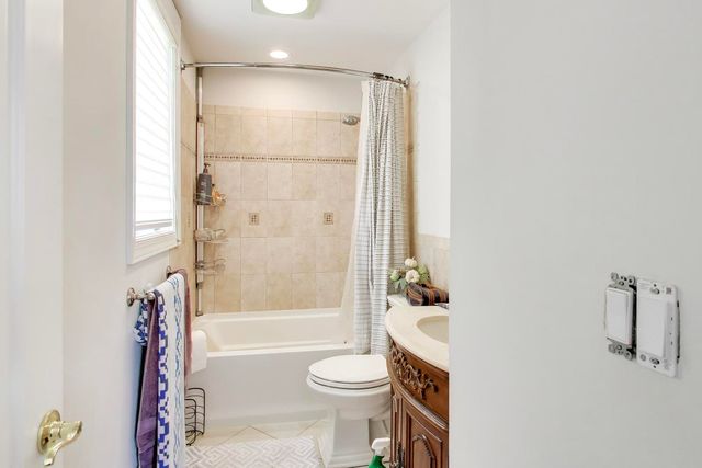 810 N MAPLE Street, Prospect Heights, IL 60070