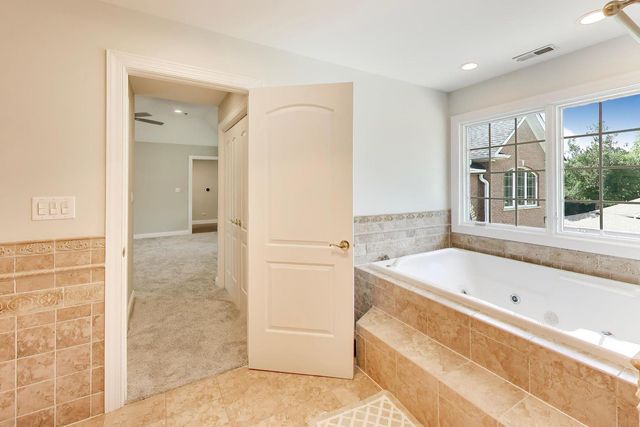 810 N MAPLE Street, Prospect Heights, IL 60070