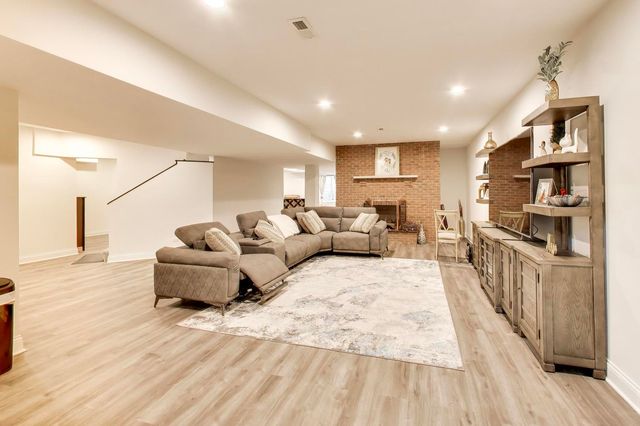 810 N MAPLE Street, Prospect Heights, IL 60070