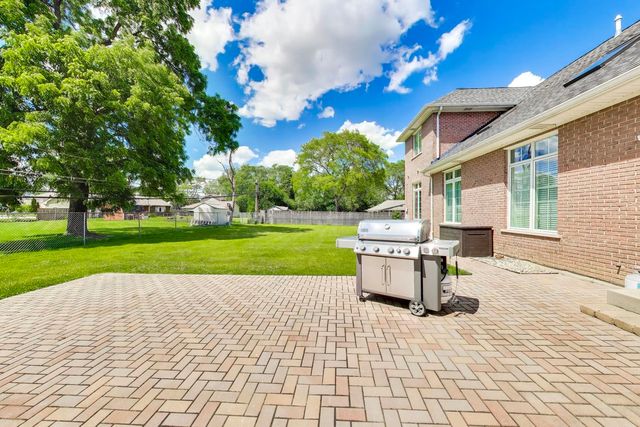 810 N MAPLE Street, Prospect Heights, IL 60070