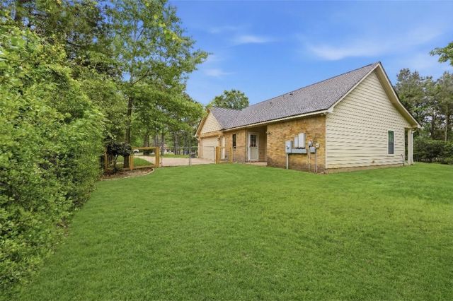 15420 Queen Elizabeth Court, Montgomery, TX 77316