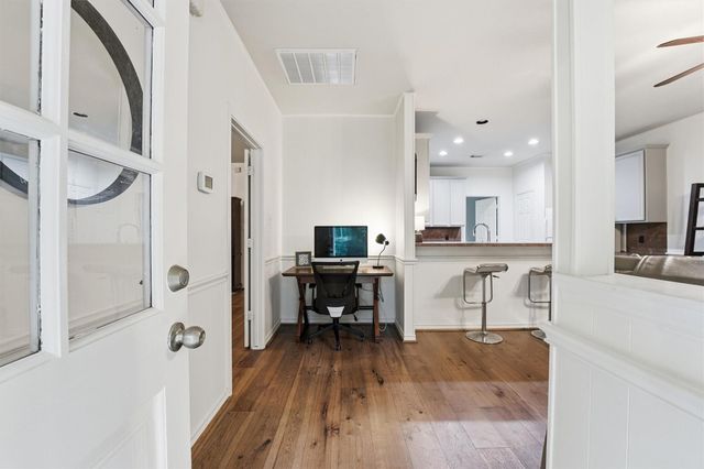 15420 Queen Elizabeth Court, Montgomery, TX 77316