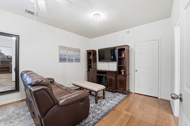 15420 Queen Elizabeth Court, Montgomery, TX 77316