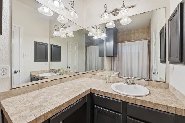 15420 Queen Elizabeth Court, Montgomery, TX 77316