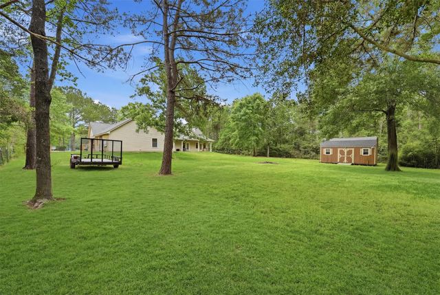 15420 Queen Elizabeth Court, Montgomery, TX 77316