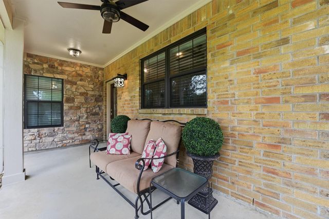 15420 Queen Elizabeth Court, Montgomery, TX 77316