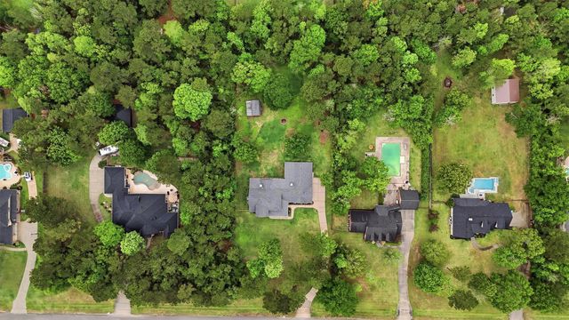 15420 Queen Elizabeth Court, Montgomery, TX 77316