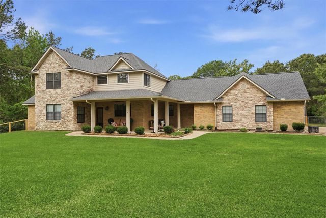 15420 Queen Elizabeth Court, Montgomery, TX 77316