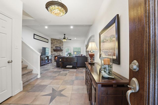 15420 Queen Elizabeth Court, Montgomery, TX 77316