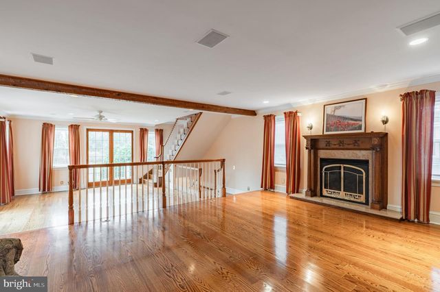 54 NORRISTOWN RD, Blue Bell, PA 19422