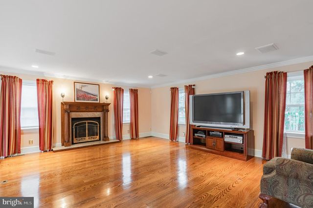 54 NORRISTOWN RD, Blue Bell, PA 19422