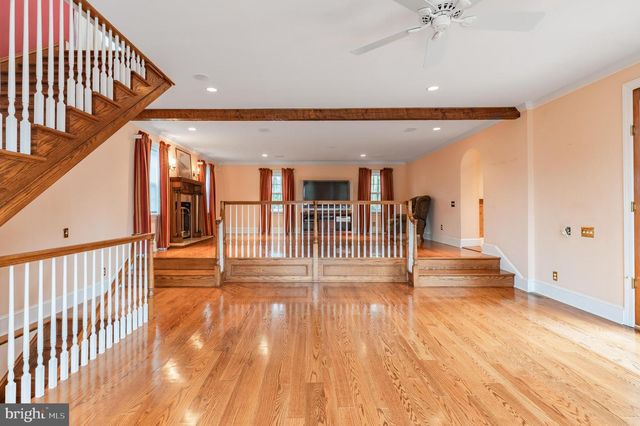 54 NORRISTOWN RD, Blue Bell, PA 19422