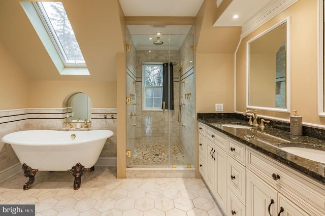 54 NORRISTOWN RD, Blue Bell, PA 19422