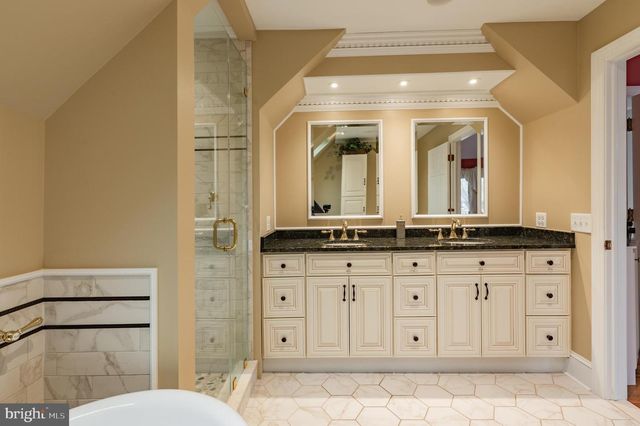 54 NORRISTOWN RD, Blue Bell, PA 19422