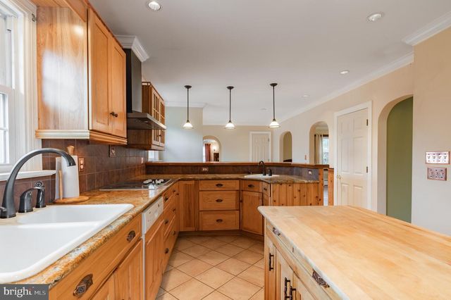 54 NORRISTOWN RD, Blue Bell, PA 19422