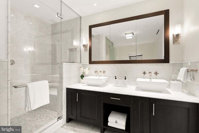 300 International Dr Unit 2003, Baltimore, MD 21202