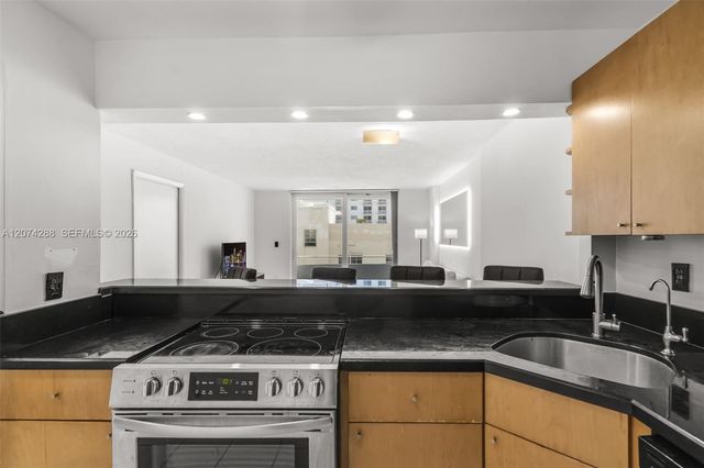 465 Ocean Drive 512, Miami Beach, FL 33139