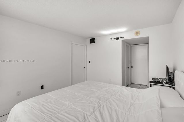 465 Ocean Drive 512, Miami Beach, FL 33139