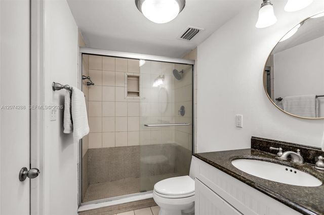 465 Ocean Drive 512, Miami Beach, FL 33139