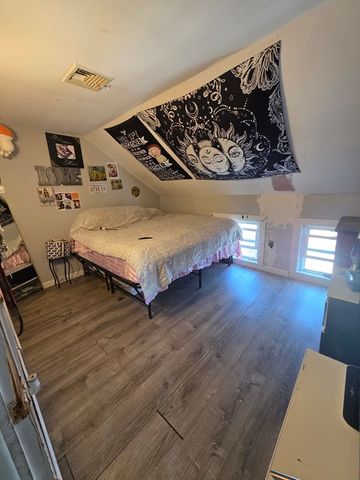 33 Plain St, Fall River, MA 02723