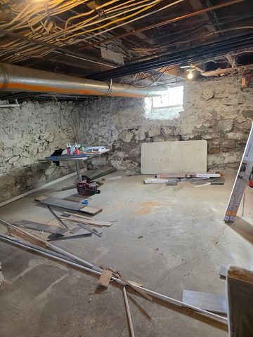 33 Plain St, Fall River, MA 02723