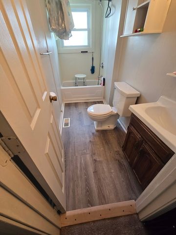 33 Plain St, Fall River, MA 02723